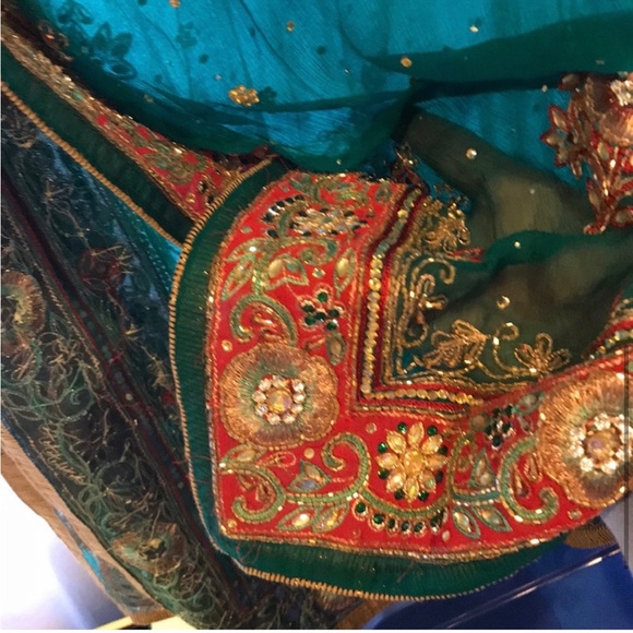 Worn once like new condition 3 peace’s Indian Sarees💐 - Picture 5 of 16